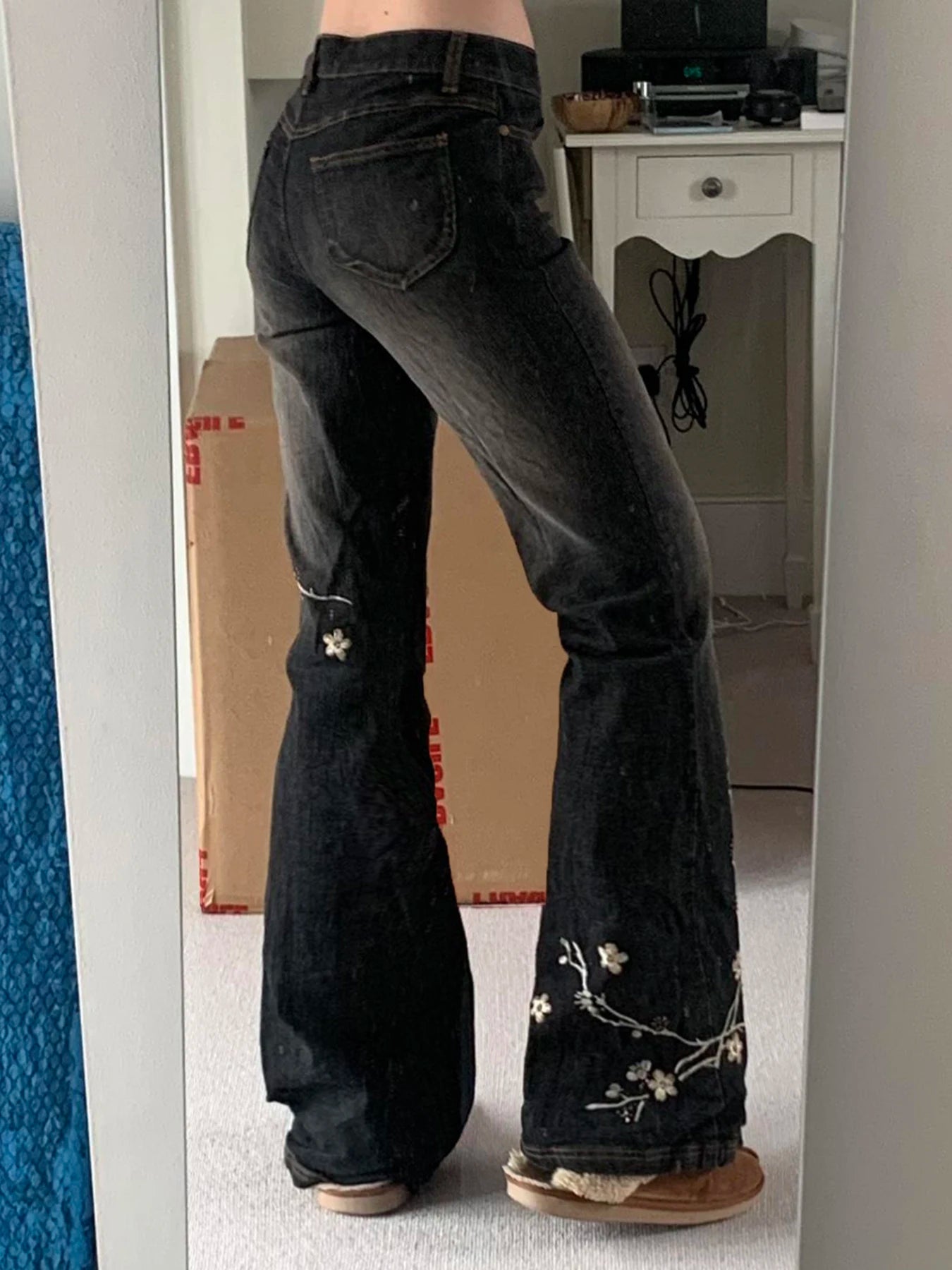 Embroidery Ripped Baggy Jeans