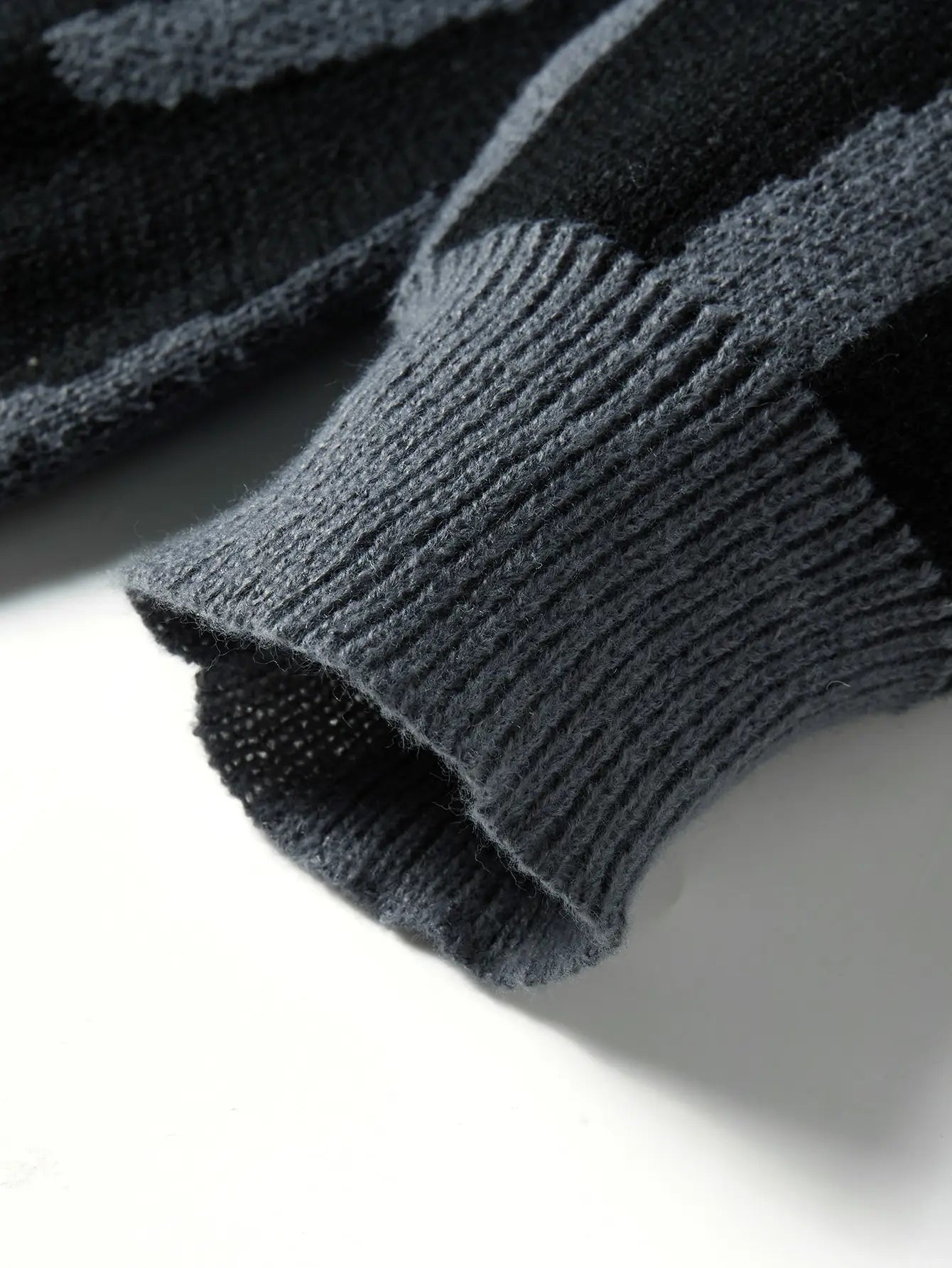 Wavy Contrast Sweater