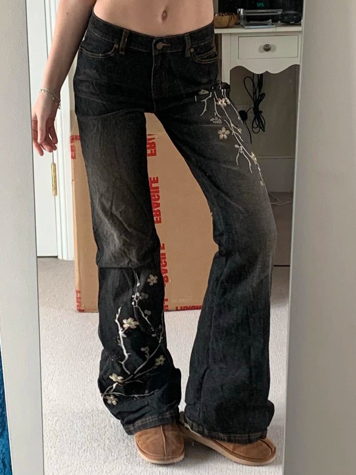 Embroidery Ripped Baggy Jeans