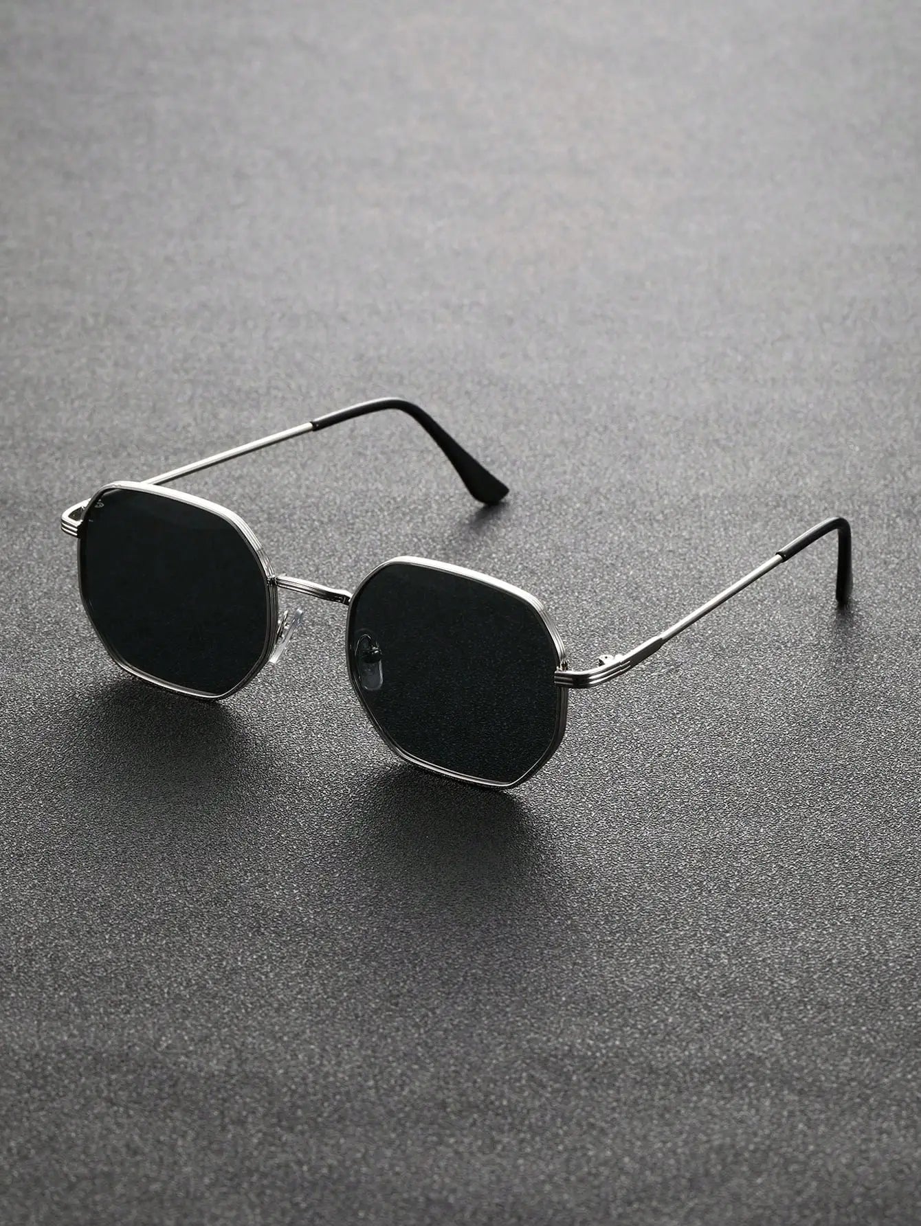 Temperament GeoM Sunglasses