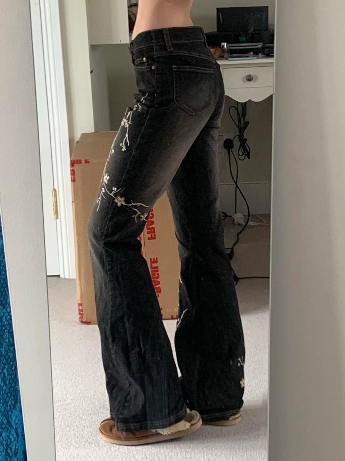 Embroidery Ripped Baggy Jeans