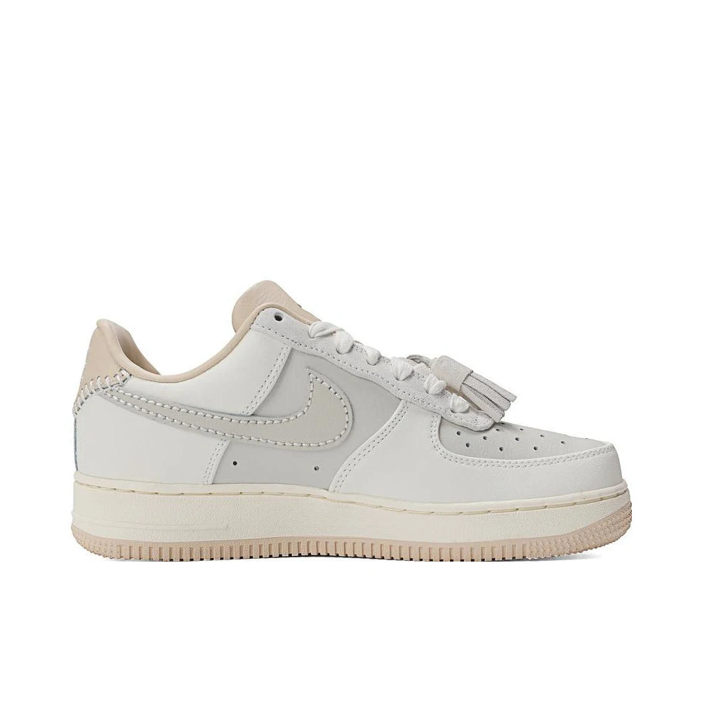 NIKE WMNS AIR FORCE 1