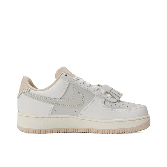 NIKE WMNS AIR FORCE 1
