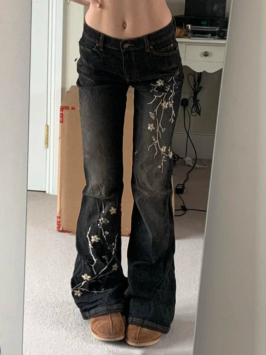 Embroidery Ripped Baggy Jeans