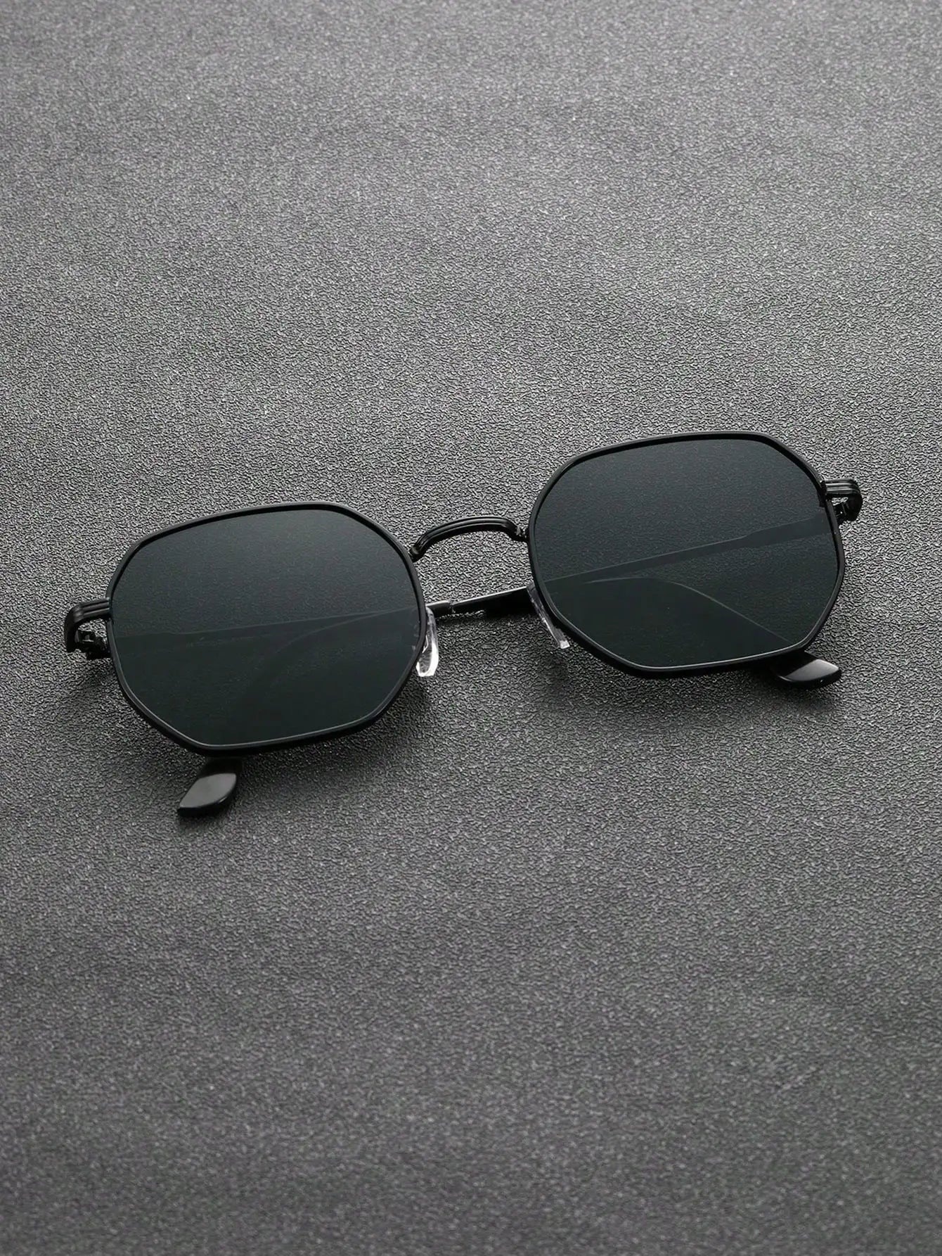 Temperament GeoM Sunglasses